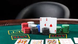 Tim dukungan pelanggan asia 128 siap melayani melalui live chat dan email